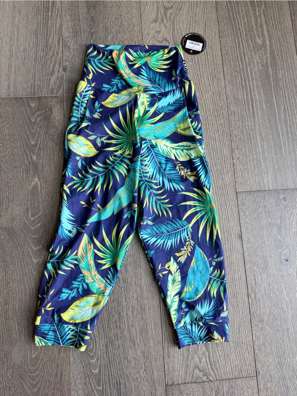 Exotica Calypso Soft to Touch Jogger Capris with Pockets Size Small